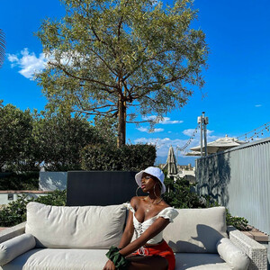 Famous Nude Diarra Sylla 005 pic
