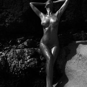 Celeb Naked Dioni Tabbers 003 pic