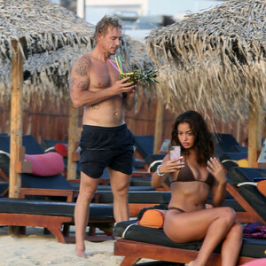 Naked celebrity picture Unknown 014 pic