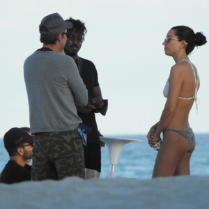 DJ Ruckus Chats Up Women on the Beach After Shanina Shaik Divorce (25 Photos) - Leaked Nudes