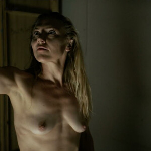 Celeb Naked Dominique Swain 089 pic