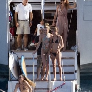 Celebrity Leaked Nude Photo Candice Swanepoel 002 pic