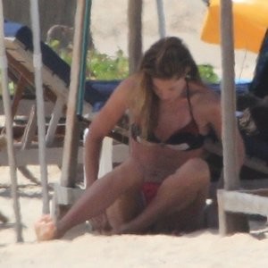 Naked celebrity picture Doutzen Kroes 020 pic