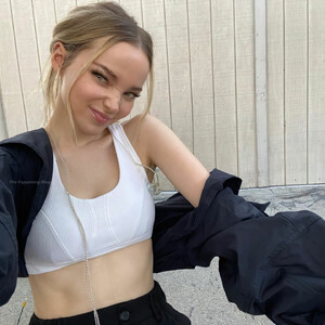 Best Celebrity Nude Dove Cameron 003 pic