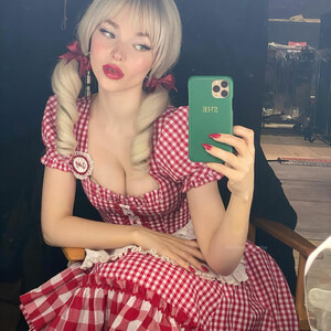 Nude Celeb Dove Cameron 011 pic