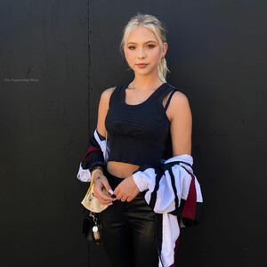 Naked Celebrity Dove Cameron 019 pic