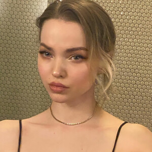 Naked Celebrity Pic Dove Cameron 024 pic
