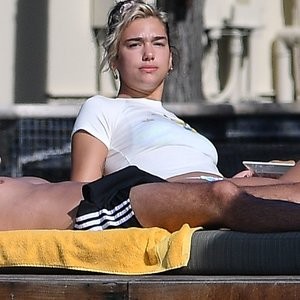 Naked Celebrity Dua Lipa 206 pic