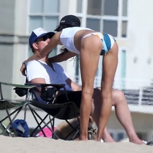 Dylan McDermott Enjoys A Beach Day With Soo Yeon Lee In Los Angeles (33 Photos) – Leaked Nudes