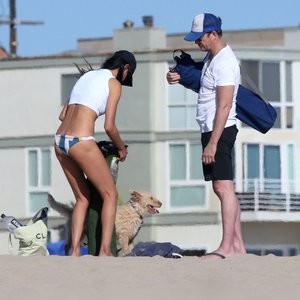 Dylan McDermott Enjoys A Beach Day With Soo Yeon Lee In Los Angeles (33 Photos) - Leaked Nudes