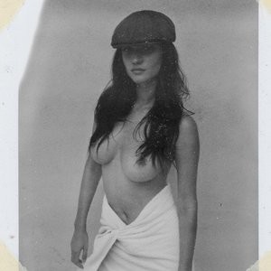 Elizabeth Elam Sexy & Topless (10 Photos) – Leaked Nudes