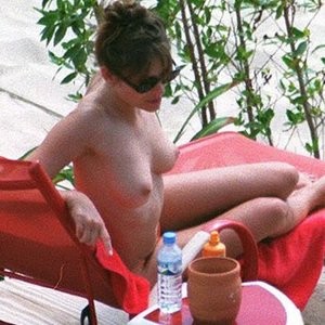 Celebrity Nude Pic Elizabeth Hurley 003 pic