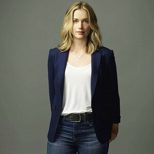 Famous Nude Elizabeth Lail 049 pic
