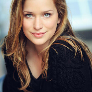 Celebrity Leaked Nude Photo Elizabeth Lail 080 pic