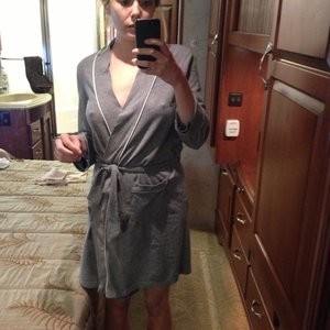 Elizabeth Olsen Nude & Sexy Leaked Fappening (3 Photos) – Leaked Nudes