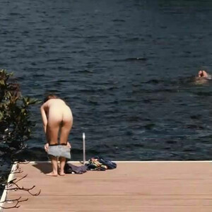 Nude Celeb Pic Elizabeth Olsen 077 pic