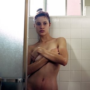 celeb nude Ella Weisskamp 001 pic