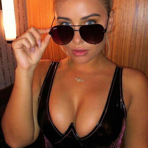 Naked Celebrity Ellie Brown 020 pic