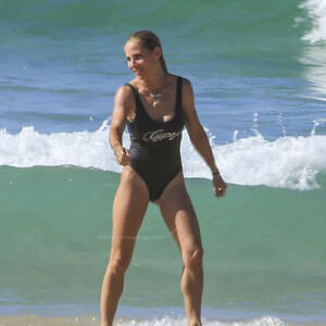 Elsa Pataky Looks Sensational at Byron Bay’s Wategos Beach (13 Photos) - Leaked Nudes