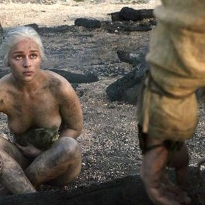 Emilia Clarke Nude (2 Pics + Gif) – Leaked Nudes