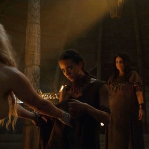 Emilia Clarke Nude – Game of Thrones (2016) s06e03 – HDTV 1080p – Leaked Nudes