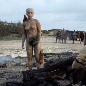 Celebrity Leaked Nude Photo Emilia Clarke 119 pic