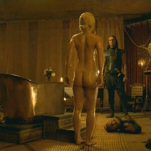 Free Nude Celeb Emilia Clarke 127 pic