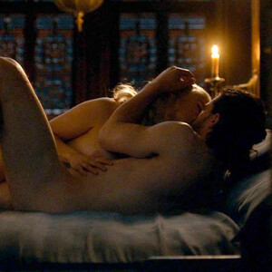 nude celebrities Emilia Clarke 141 pic