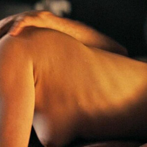 Hot Naked Celeb Emilia Clarke 152 pic