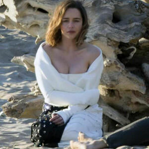 Free Nude Celeb Emilia Clarke 195 pic