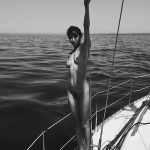 Hot Naked Celeb Emilie Payet 012 pic