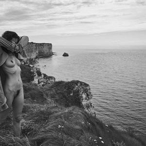 Naked Celebrity Emilie Payet 020 pic
