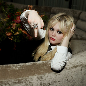 Free Nude Celeb Emily Alyn Lind 023 pic