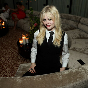 Nude Celeb Emily Alyn Lind 025 pic