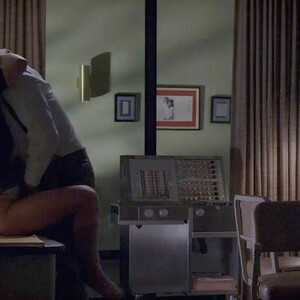 Leaked Celebrity Pic Emily Kinney 026 pic