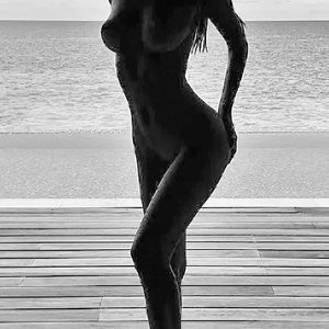 Nude Celeb Emily Ratajkowski 034 pic