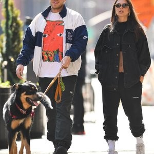 Emily Ratajkowski Walks With Her Dog Colombo in NYC (38 Photos) – Leaked Nudes