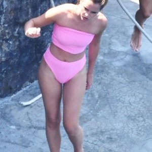 Emma Watson Leads the Way in Her Striking Pink Swimsuit Out on Holiday in Positano (16 Photos) – Leaked Nudes