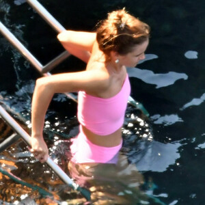 Naked celebrity picture Emma Watson 069 pic