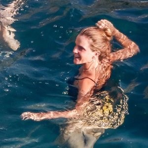 Naked Celebrity Pic Emma Watson 028 pic