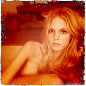 Leaked Celebrity Pic Erin Heatherton 006 pic