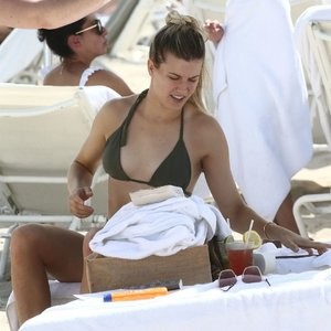Naked Celebrity Pic Genie Bouchard 020 pic