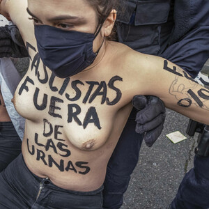Femen Activists Protest Against Vox Candidate in Barcelona (5 Photos) - Leaked Nudes
