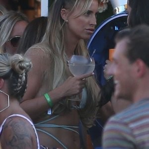 Naked Celebrity Pic Danielle Armstrong 029 pic