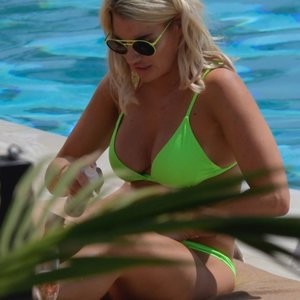 Celeb Naked Danielle Armstrong 020 pic