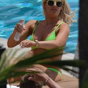 nude celebrities Danielle Armstrong 024 pic