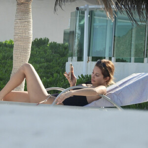 Naked Celebrity Pic Francesca Farago 057 pic