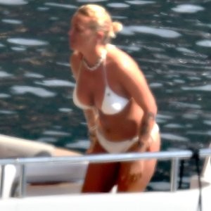 Newest Celebrity Nude Francesca Pascale 006 pic
