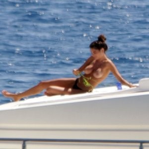 Francesca Sofia Novello Topless & Sexy (30 Photos) – Leaked Nudes