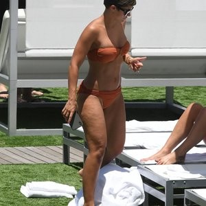 Free nude Celebrity Frankie Bridge 050 pic